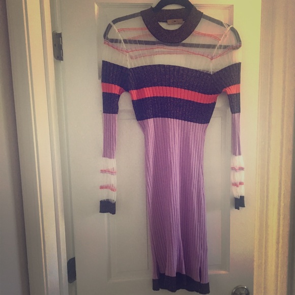 Dress - Picture 4 of 9